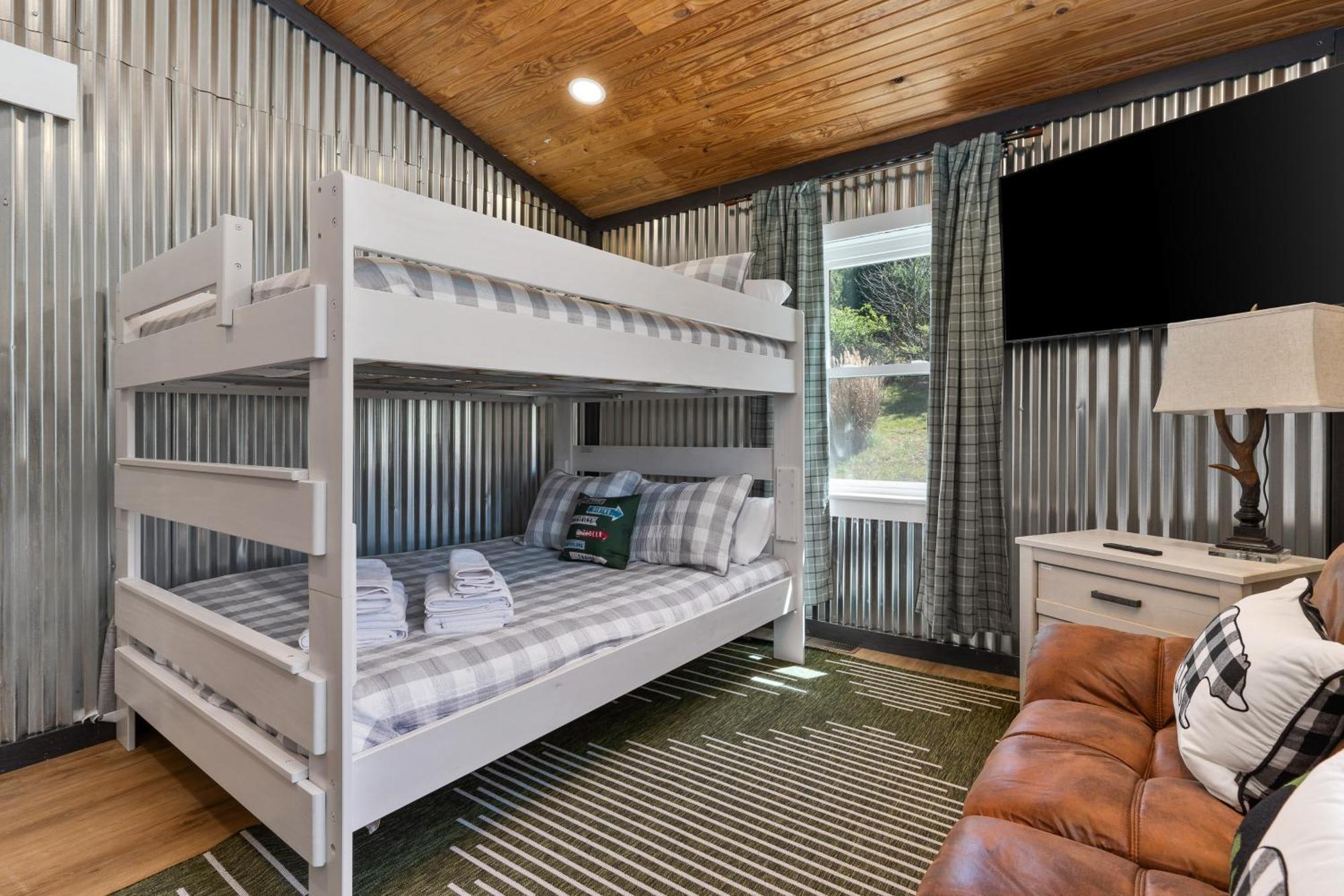 Spacious Cabin Near Hocking Hills And Caves With Hot Tub And Firepit Laurelville Kültér fotó